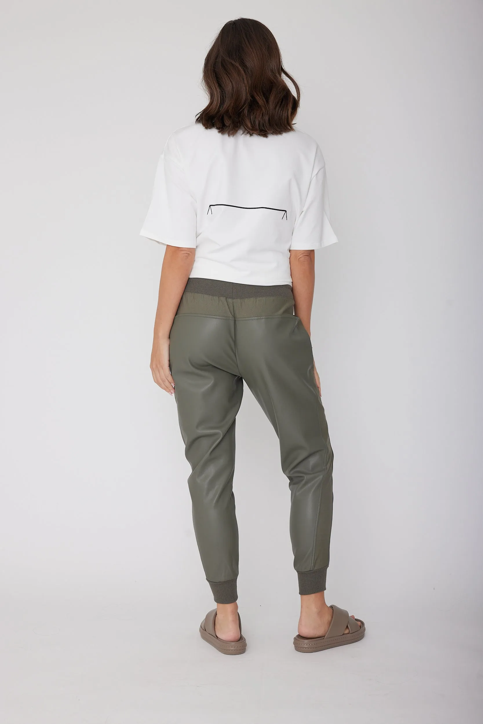 JOEY Pants Vegan Leather Olive