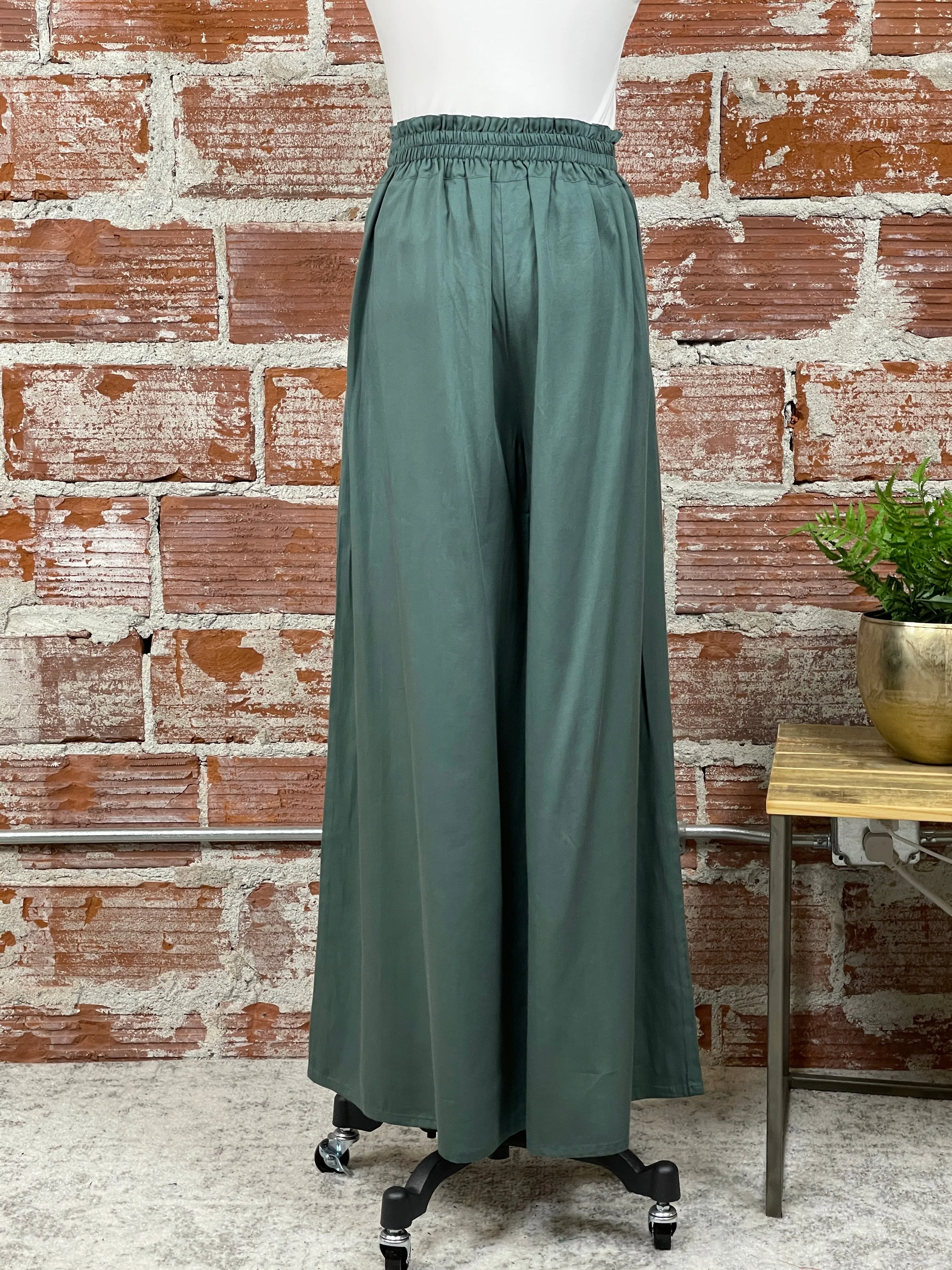 Lucca Pant in Botanical Green