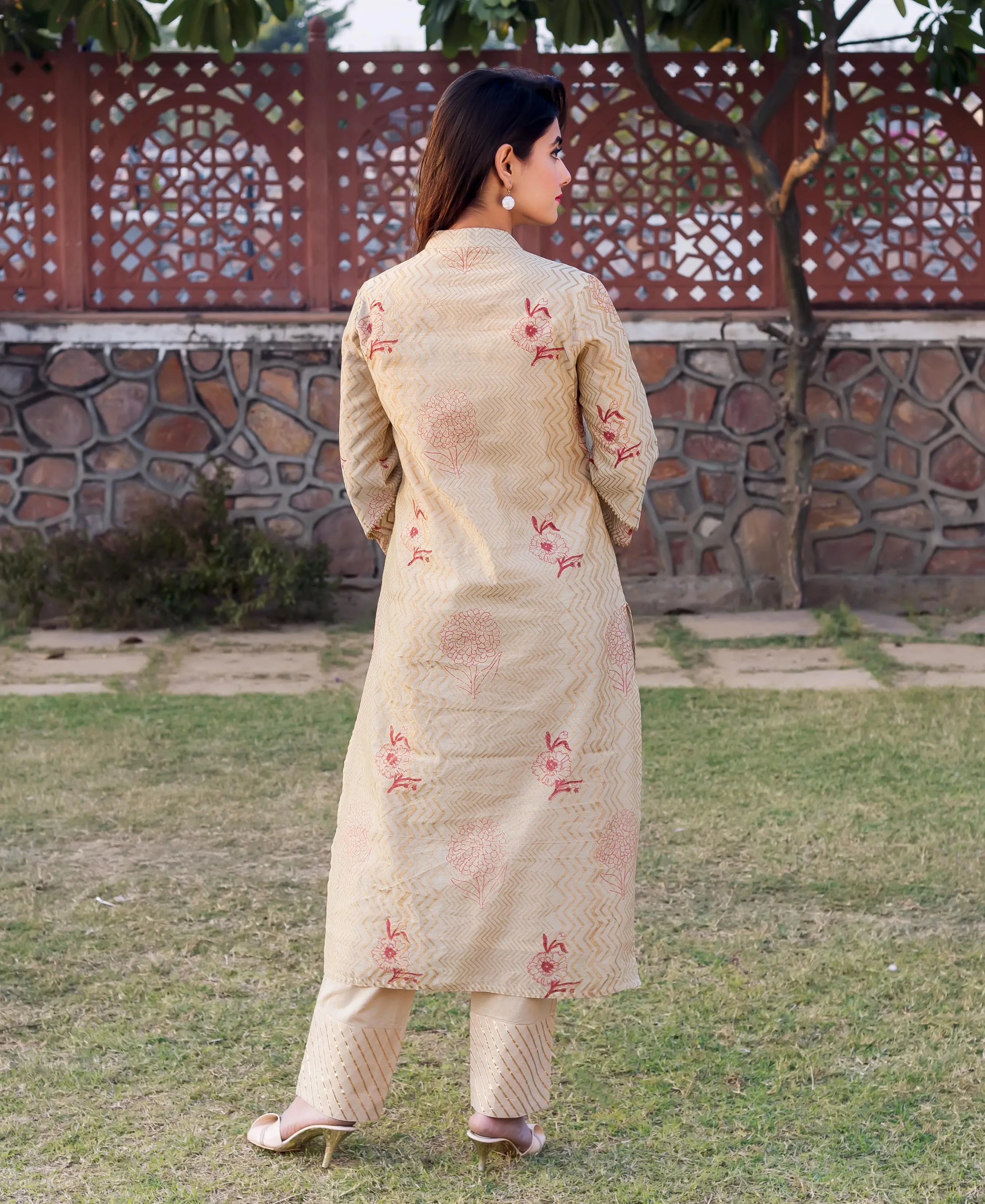 Mahira Gold Printed Kurta