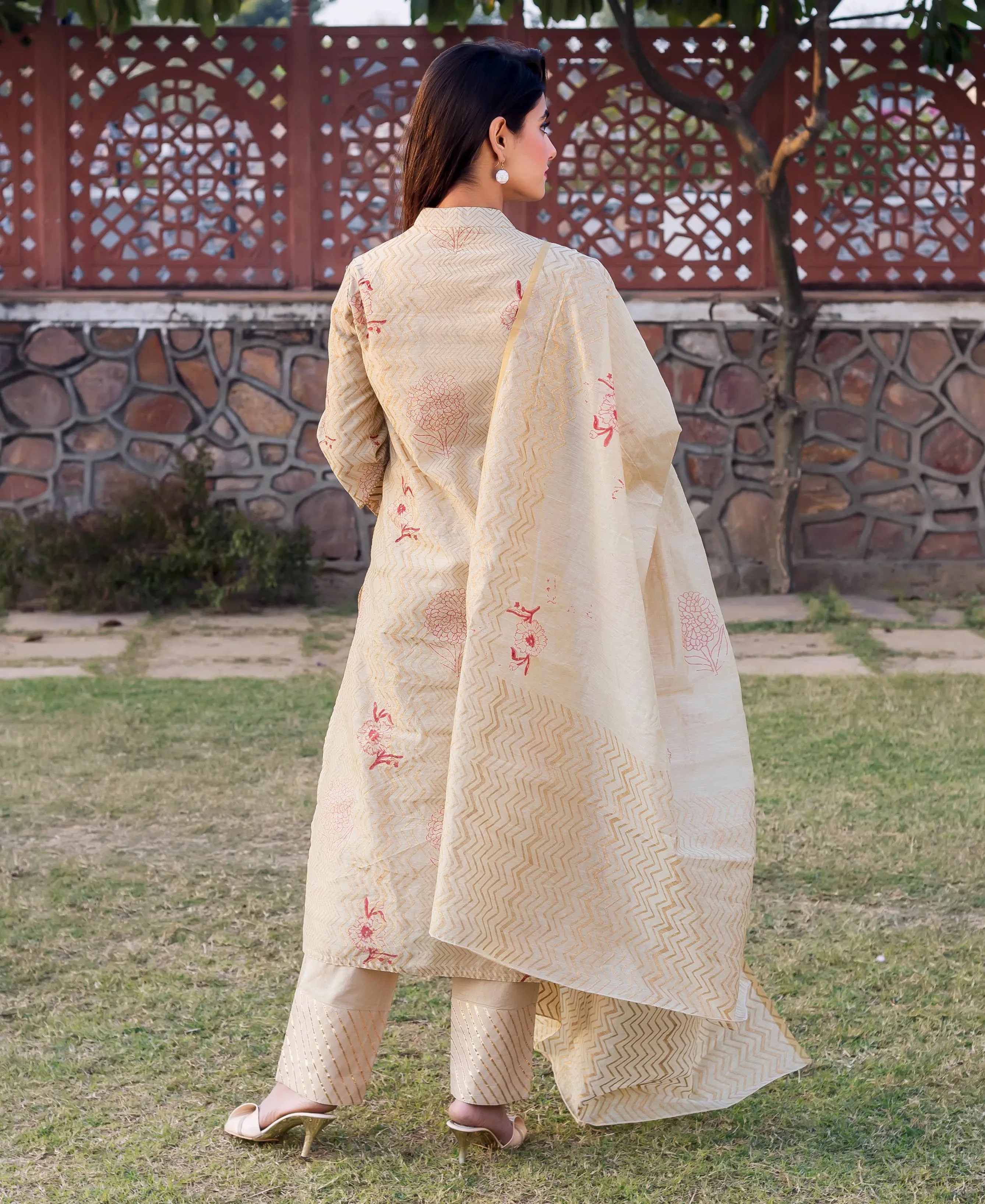 Mahira Gold Printed Kurta