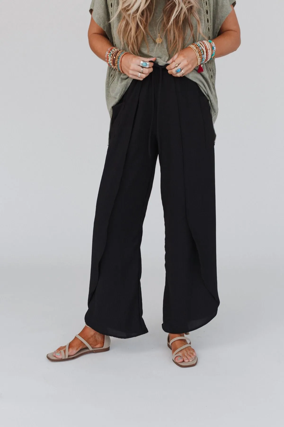 Stasia Solid Drawstring Tulip Pants - Black